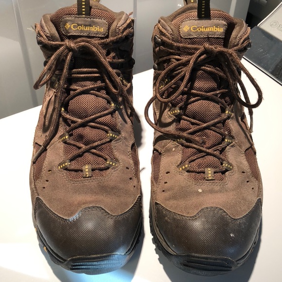 columbia hiking boots men's waterproof